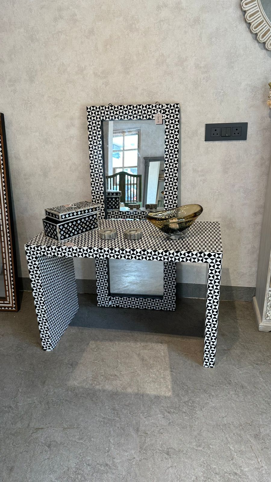 Inlay Console & Mirror Set