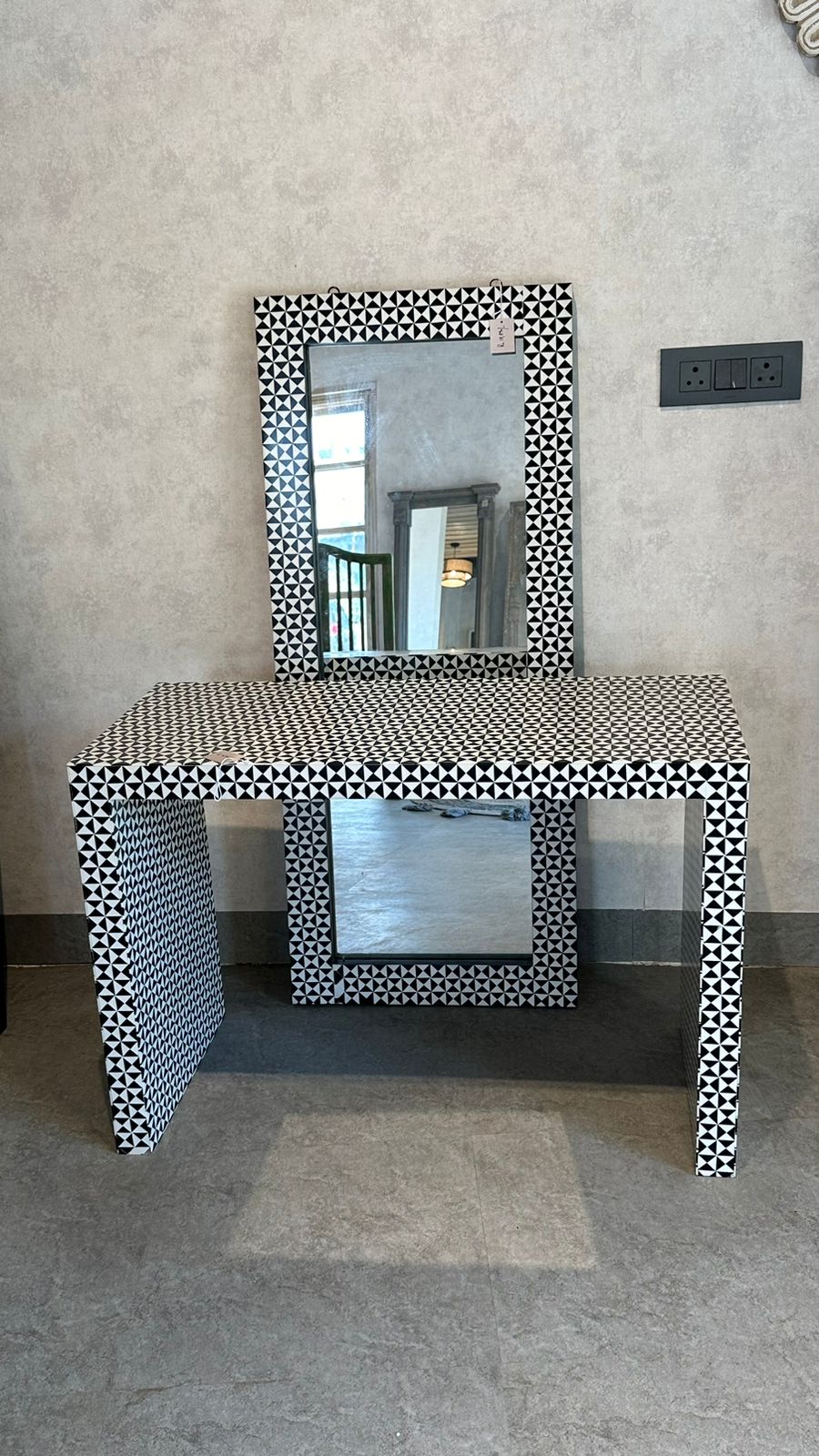 Inlay Console & Mirror Set