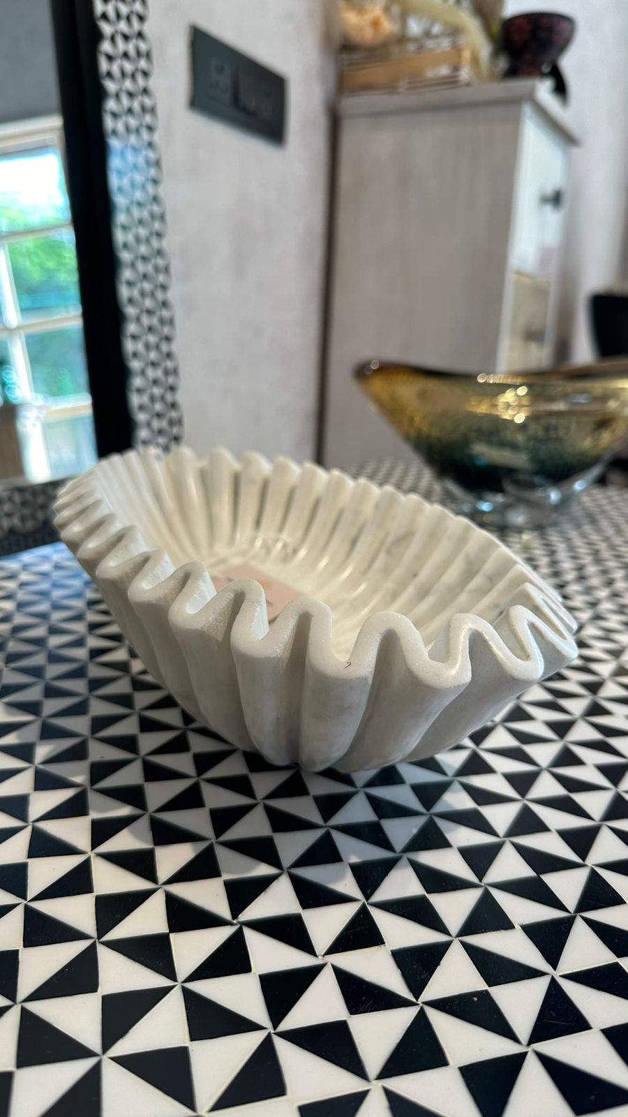 White Zig-Zag Marble Urli