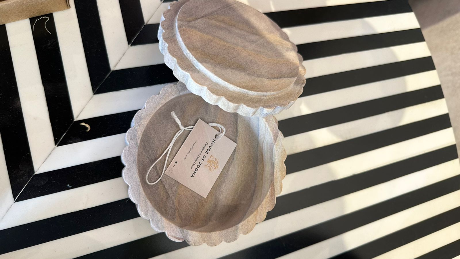 Ribbed Sandstone Box